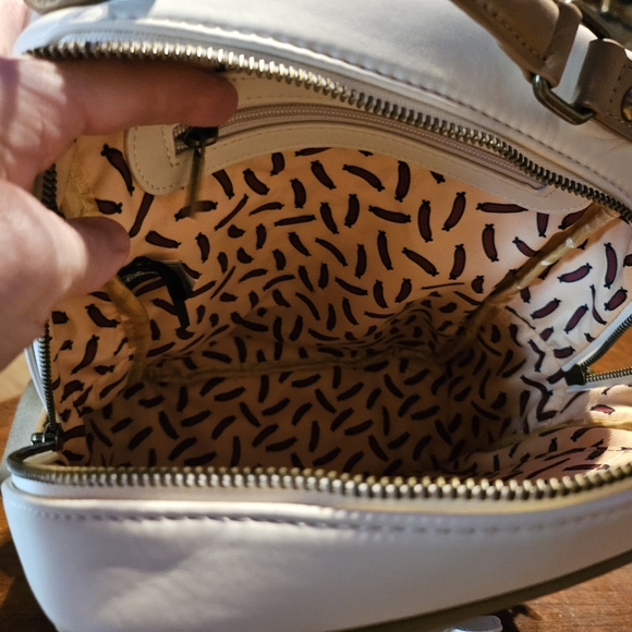 Disney Backpack with removable coin purse - Oliver and Company - Picture 6 of 8